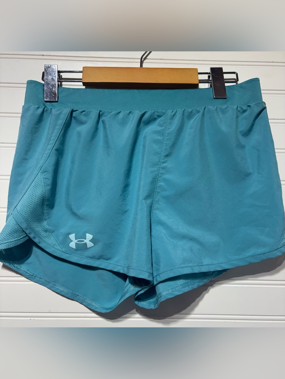 Under Armour Youth Girls Large Aqua Blue Running Shorts Lightweight Athletic